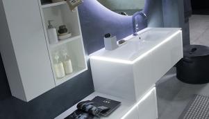 bagno con cassetti luminosi