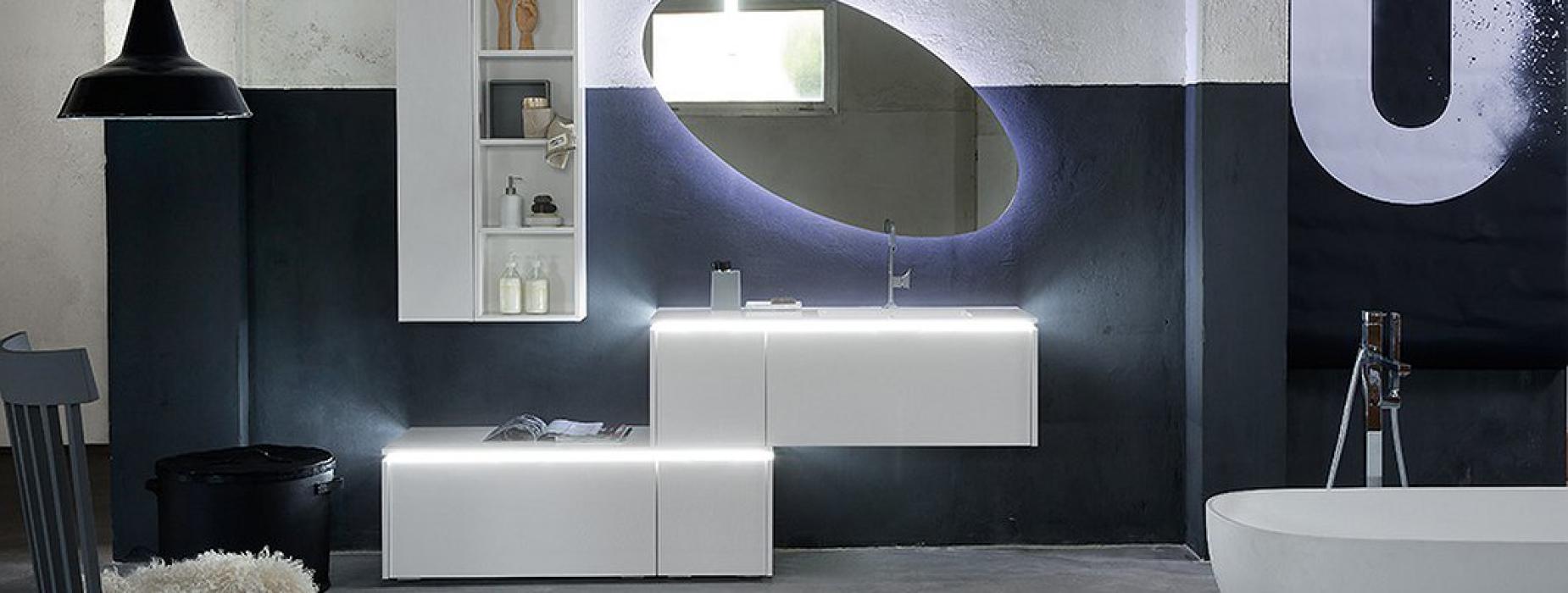 bagno moderno molto luminoso